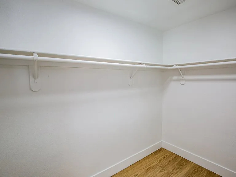Colton Apartments — Photo 32
