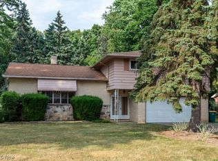 1093 E Dartmoor Ave, Seven Hills, OH