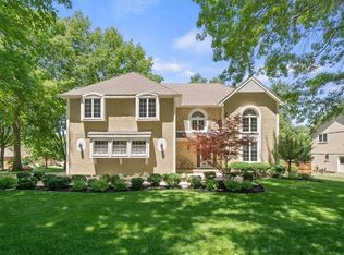 12600 Pawnee Ln, Leawood, KS 66209