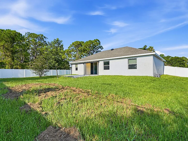 1261 SW Curry St — Photo 34