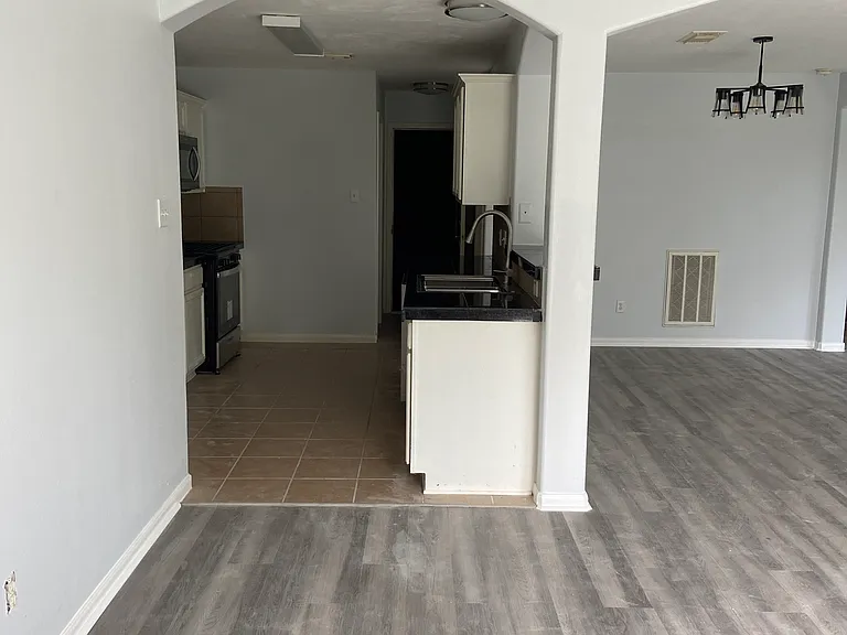 3634 Windmill Village Dr — Photo 3