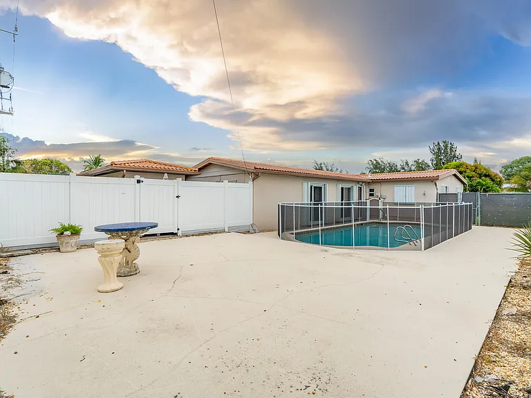 3201 Alice Dr — Photo 6