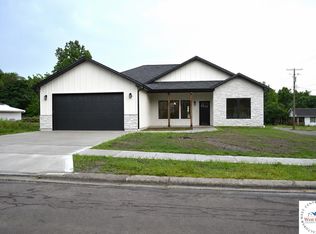 1202 E 11th St, Sedalia, MO 65301