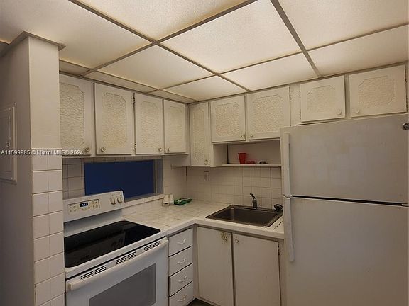 3rd image of 2851 Leonard Dr APT J108