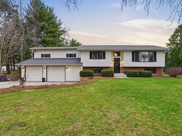 5566 Mary Lake Road, Waunakee, WI 53597