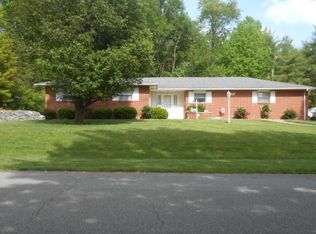 401 N Spring St, Odon, IN 47562