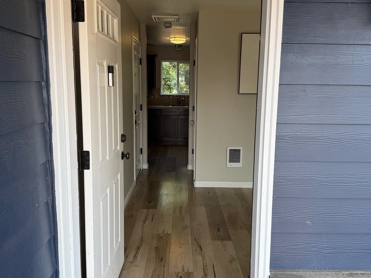 3 bed, 1.5 bath, 1316 sqft, $2,275 — Photo 2