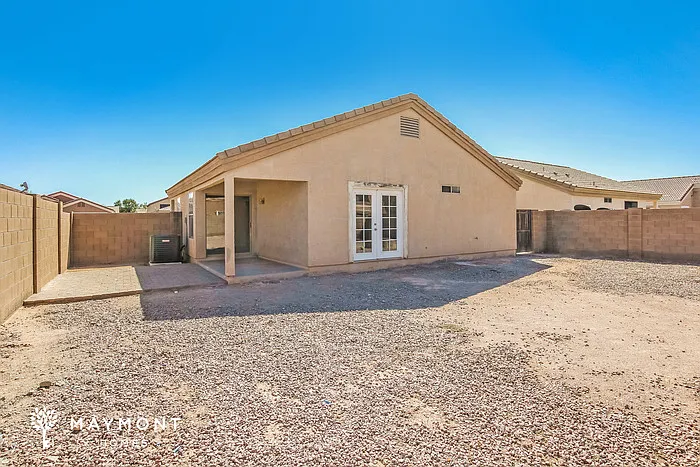 2149 N Santiana Pl — Photo 10