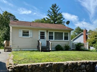 98 Rogers Dr, Landing, NJ 07850