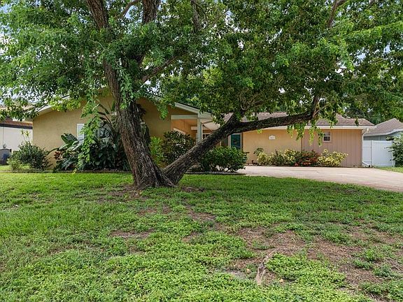 4th image of 12811 LAKE DRIVE