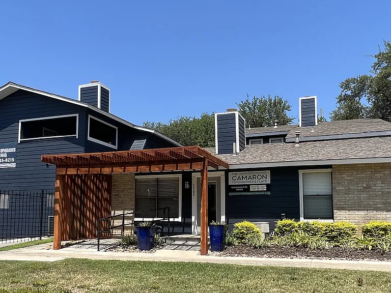 The Camaron Townhomes & Flats — Photo 13