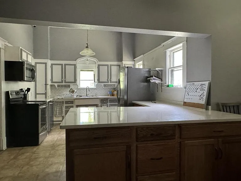 906 N Penelope St — Photo 5
