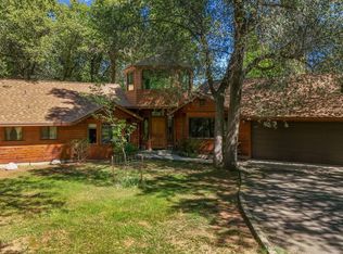 21082 Oak Knoll Rd, Redding, CA 96003