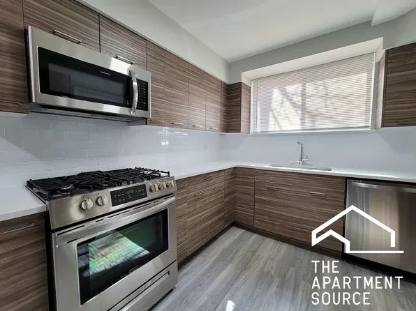 131 N Cuyler Ave APT 1A, Oak Park, IL 60302