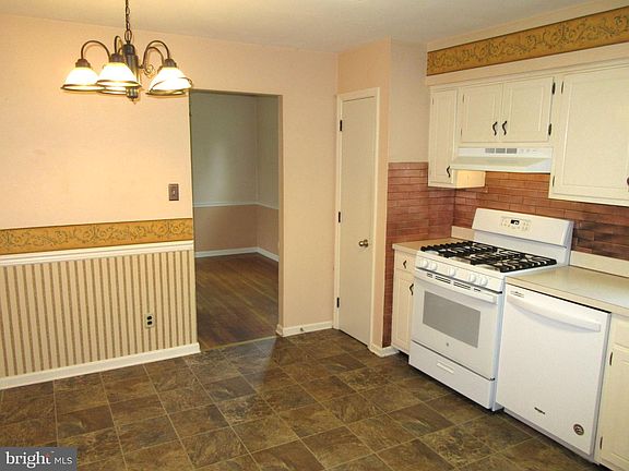 4th image of 515 Hemingway Dr