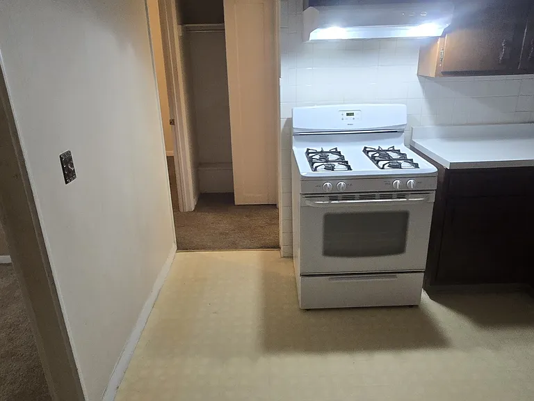 12 Clinton St — Photo 7
