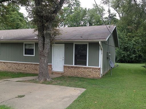 1st image of 1316 SE Farmers Dr