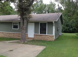 1316 SE Farmers Dr, Fayetteville, AR 72701