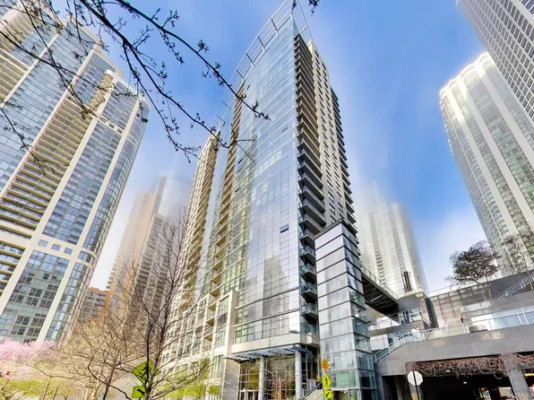 201 N Westshore Dr APT 801, Chicago, IL 60601
