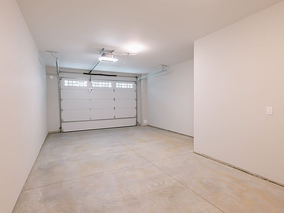 3rd image of 7467 Oakstone Rd
