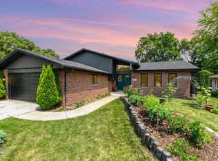 18319 Sailor Ln, Lansing, IL 60438