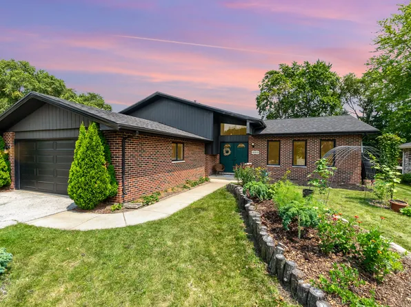 18319 Sailor Ln, Lansing, IL 60438