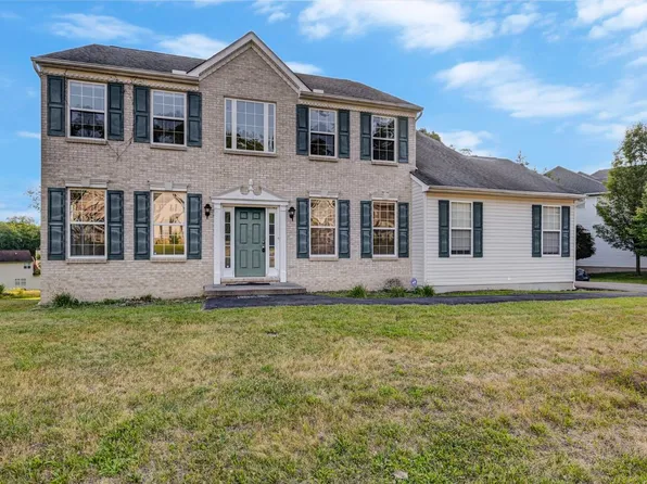 115 Daffodil Dr, East Stroudsburg, PA 18301