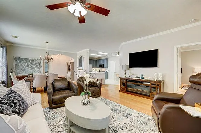 2 bed, 1529 sqft, $2,425 — Photo 4