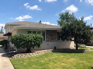7722 W 82nd St, Bridgeview, IL 60455