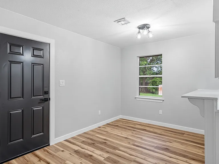 1009 S Jefferson St — Photo 9