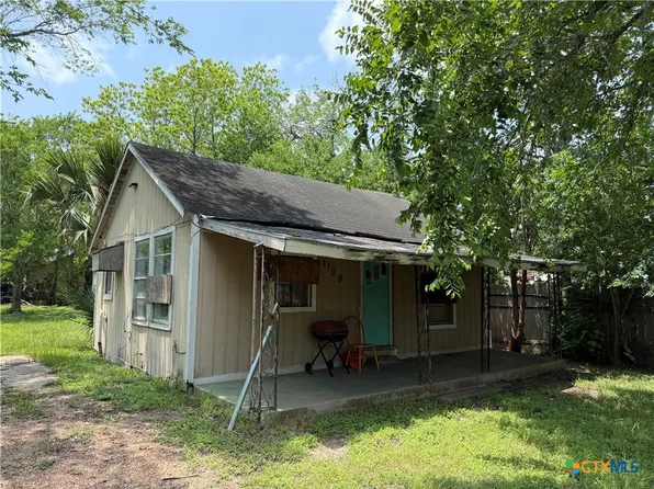 1109 E Power Ave, Victoria, TX 77901