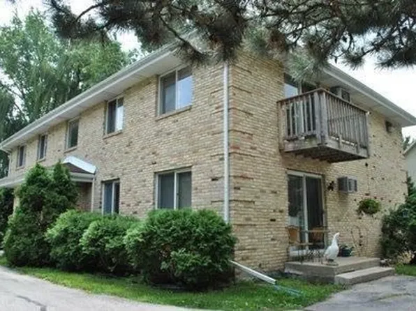 410 Cheviot Chase, Waukesha, WI 53186