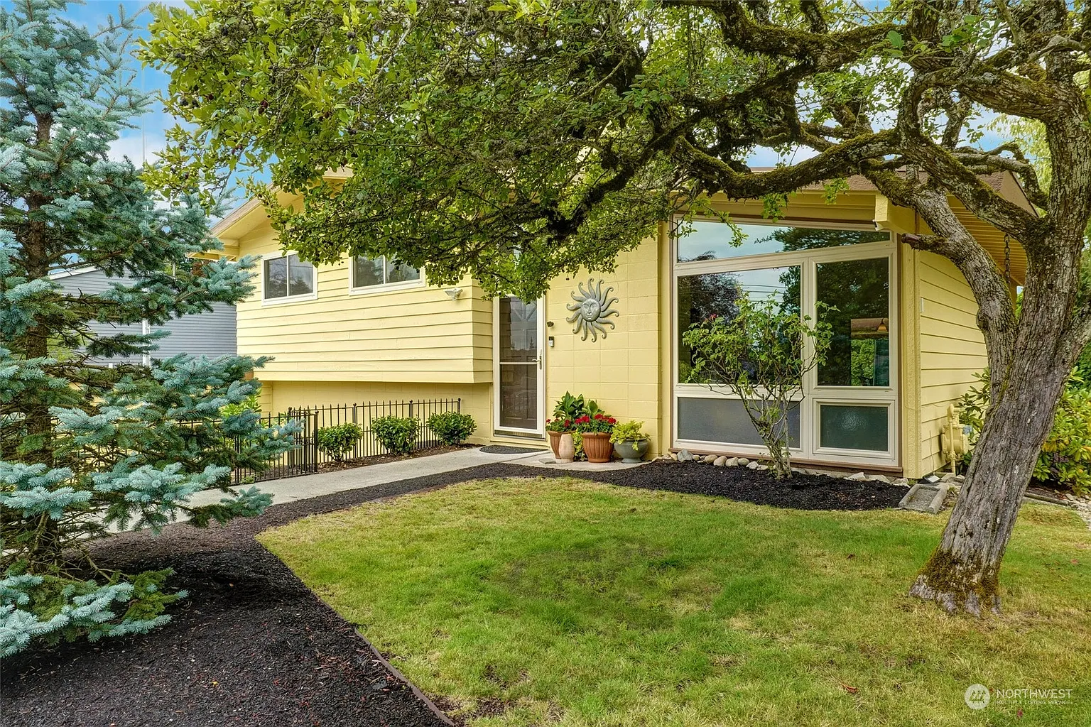 15908 SE 4th Street photo 1