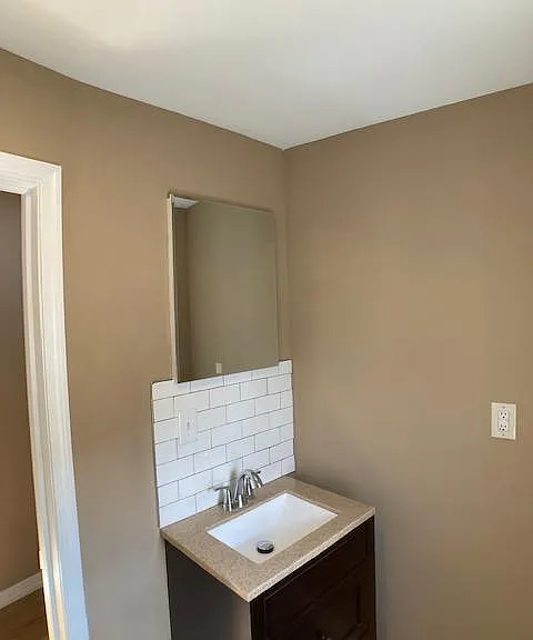 4523 Parrish St — Photo 6