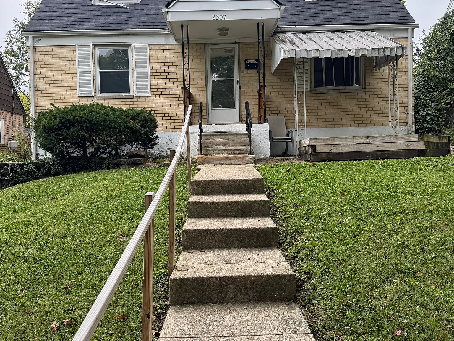 4 bed, 1350 sqft, $1,400 — Photo 1