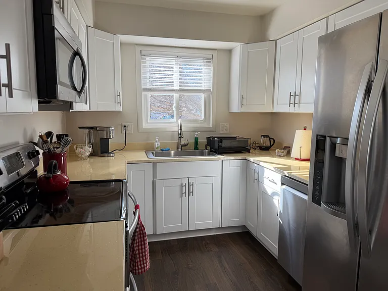 236 Kinross Ave — Photo 6