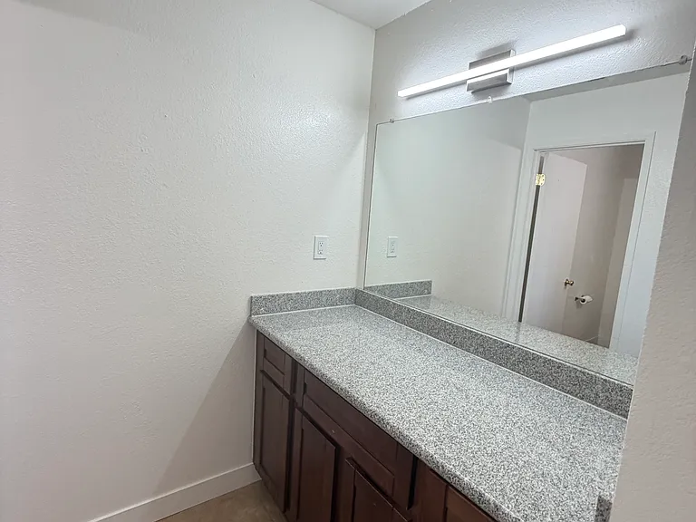948 Azure St #4 — Photo 8