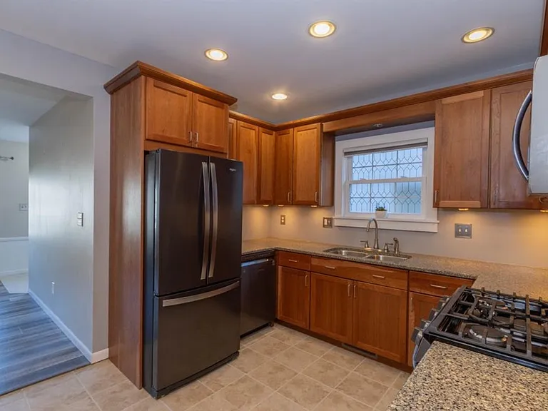 2416 C Ave NE — Photo 4