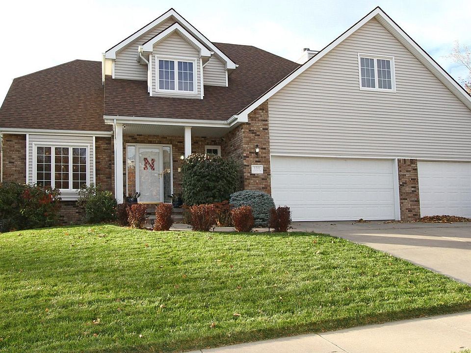 1st image of 3201 Laredo Dr