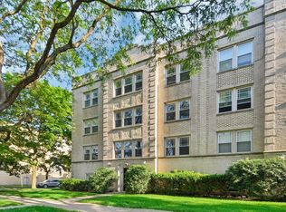 802 Dobson St APT 1, Evanston, IL 60202