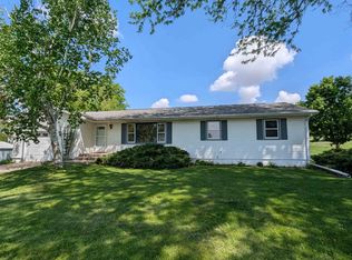 2136 W Fairview Rd, Freeport, IL 61032