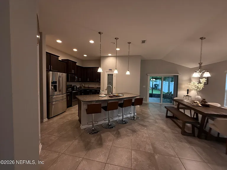 686 Glendale Ln — Photo 6