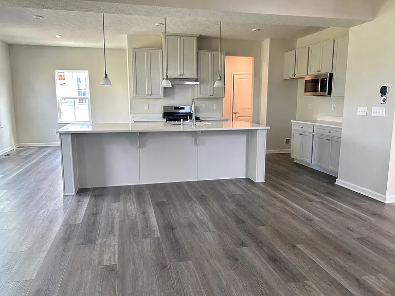 279 McNair Rd — Photo 2
