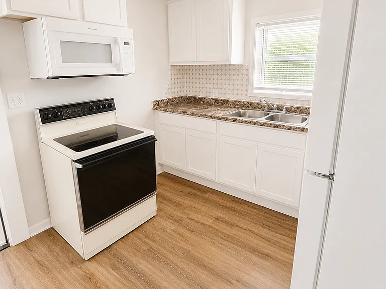 823 Custer Dr — Photo 5