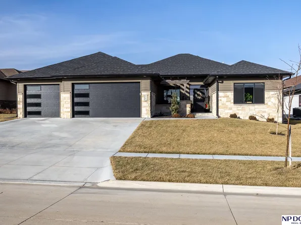 2740 S Creek Rd, Lincoln, NE 68516