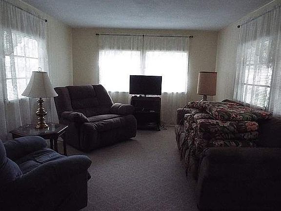 2nd image of 2960 Bolin Ln