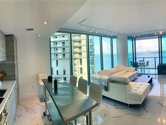 3rd image of 650 NE 32nd St Unit 1007