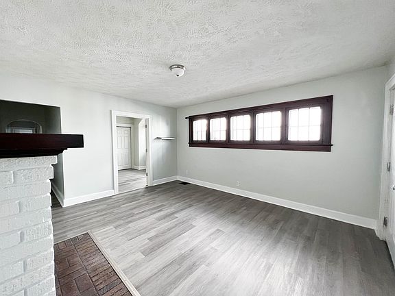 3rd image of 3626 N Illinois St
