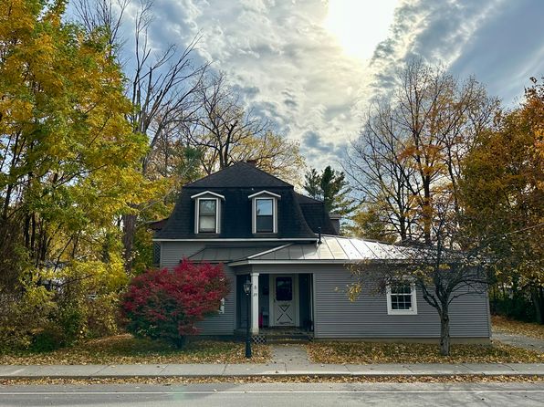 25 Maple St