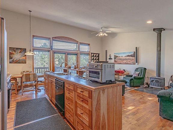 4th image of 1771 Diamond Mountain Rd